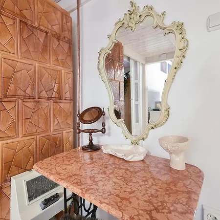 Carl Lutz River Side Danube アパート